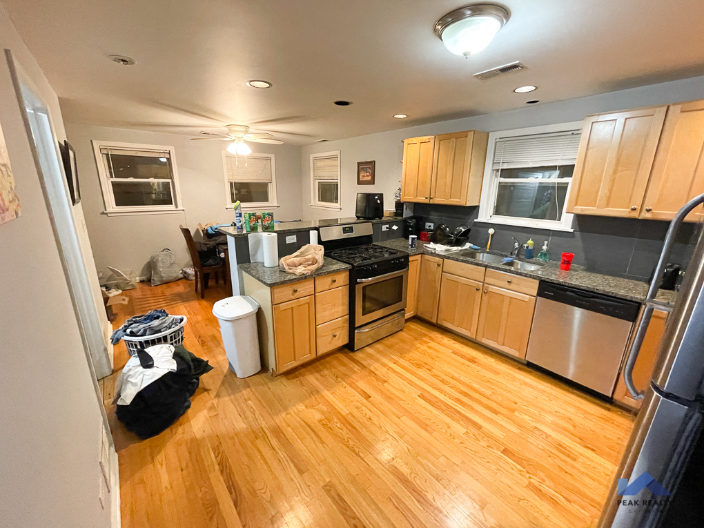 924 N. Winchester Ave. 924 N. Winchester Ave., Chicago, IL 60622 West Town - Leasing by Cross Street